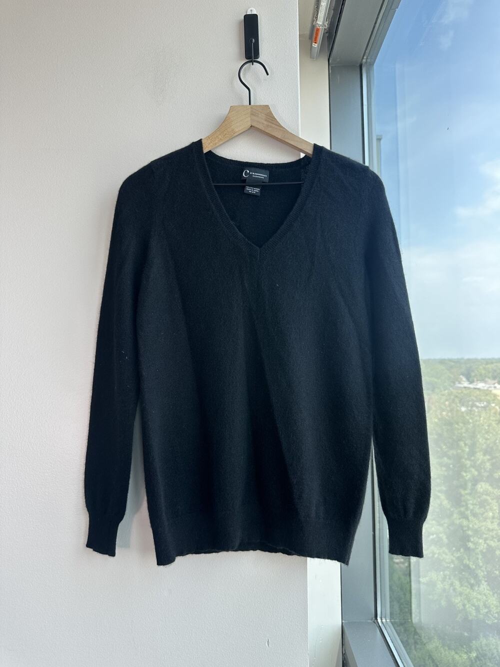 C by Bloomingdale's Cashmere Sweater Black V-Neck 2-Ply Pullover Knit Sz L